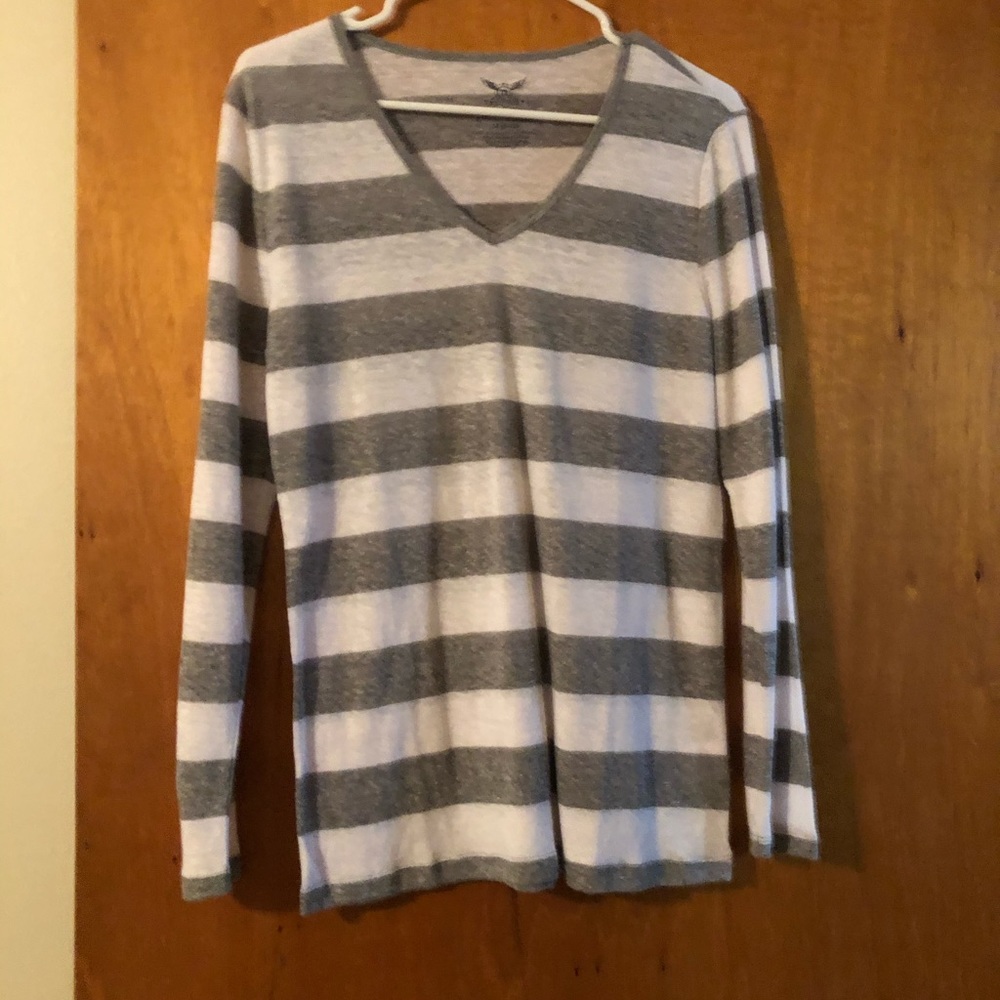 Grey and white long sleeve shirt